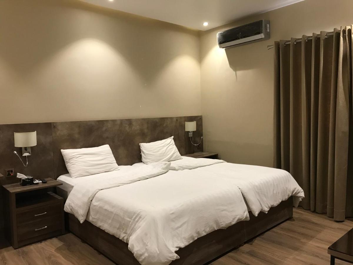Hotel Hamsun Shahrah-E-Faisal Karachi Exterior foto