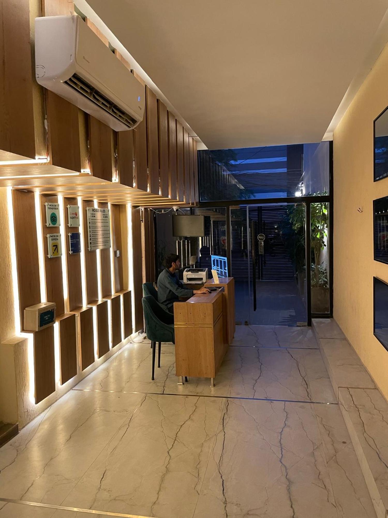 Hotel Hamsun Shahrah-E-Faisal Karachi Exterior foto
